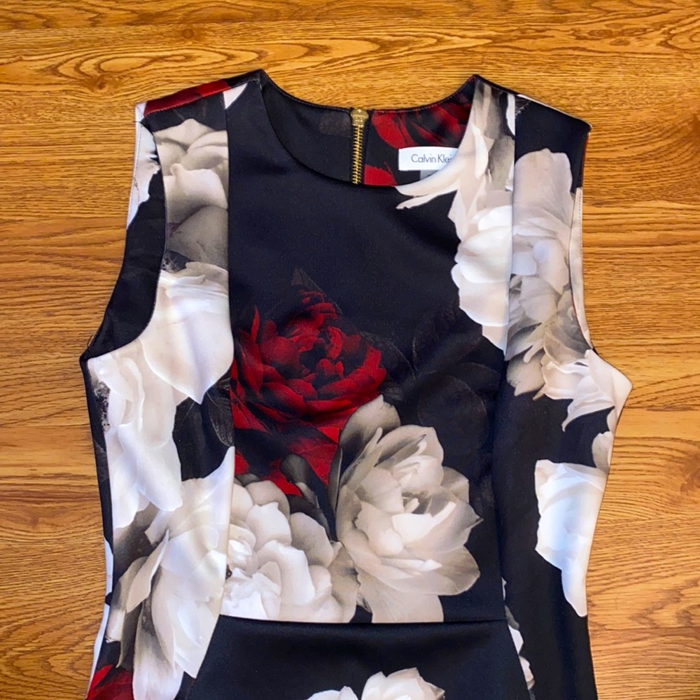 Floral size 2 Calvin Klein midi dress